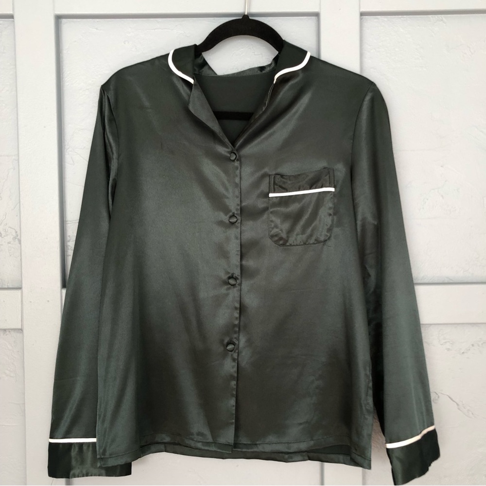 Silk Like Green Pajama Set Size M